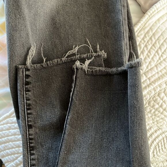 Forever 21 Jeans size 27 GUC Faded black - Picture 5 of 5